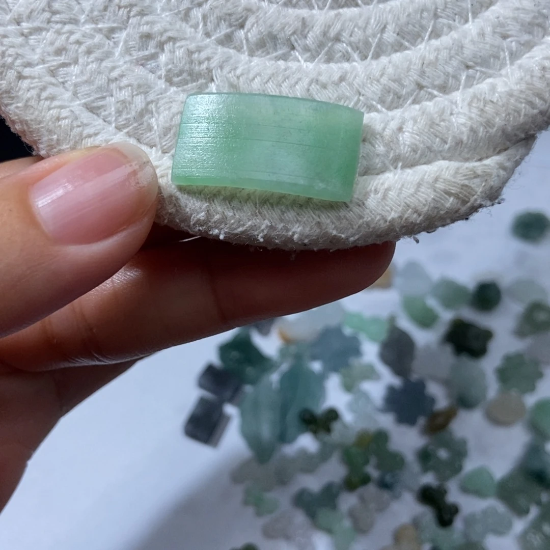 定制翡翠未镶嵌翡翠23*12.5*2.0