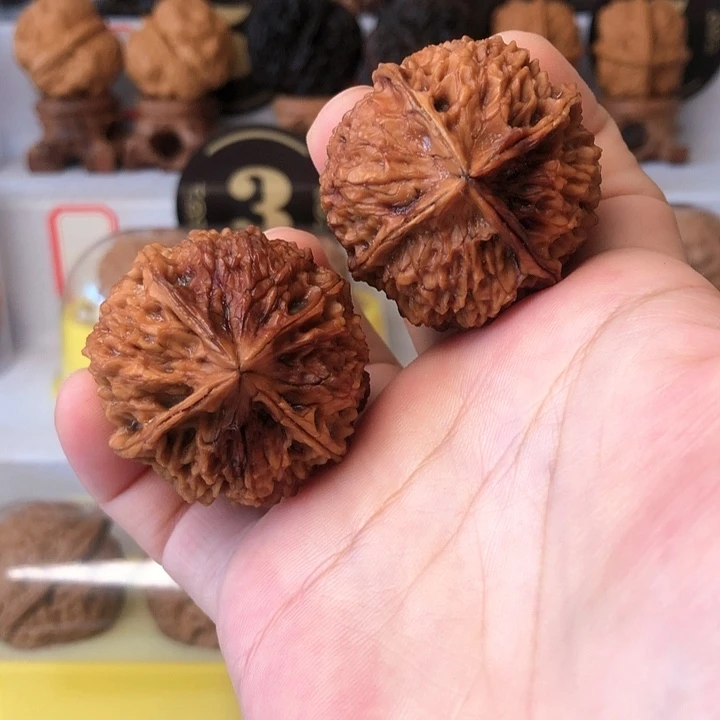 文玩核桃吊坠云南铁核桃