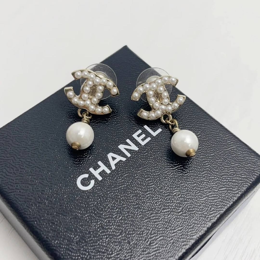未使用 Chanel/香奈儿 金色亮面珍珠双C耳环百搭
