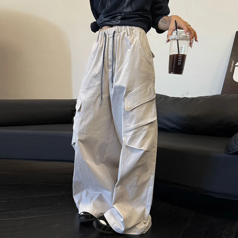 秋季设计感褶皱工装裤女款爆款2025新款复古宽松休闲裤运动阔腿裤