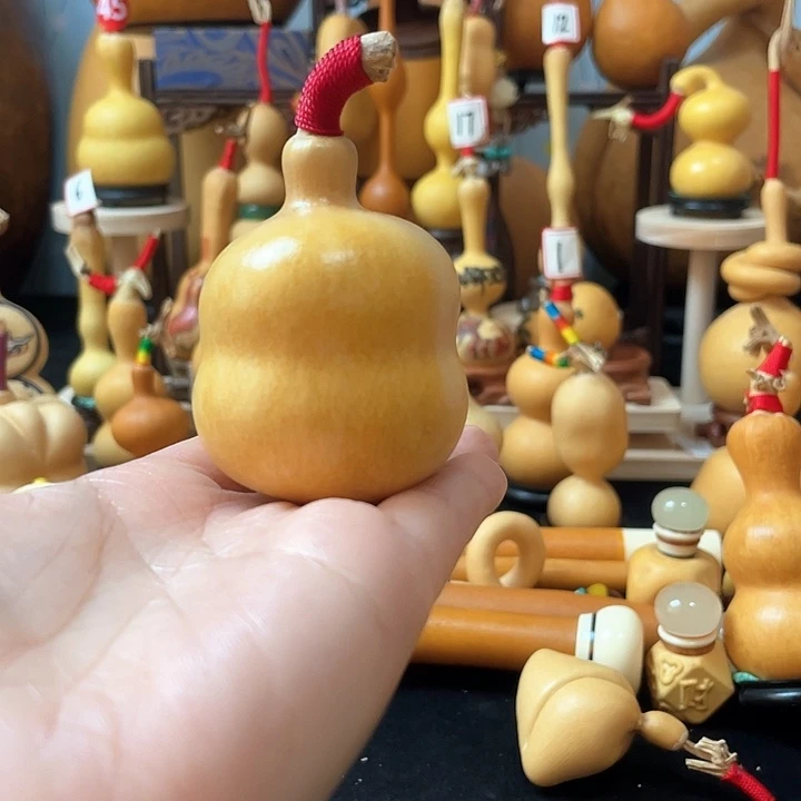 葫***✨葫芦丝独奏演员演技还是差到