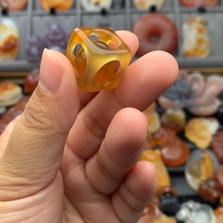 靖***格玛瑙/玉髓未镶嵌颈饰