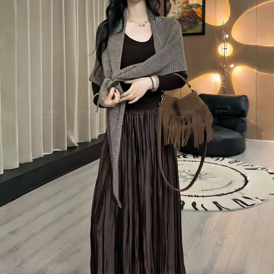 2025早秋爆款简约时尚长袖打底上衣气质舒适百搭开衫与半身裙套装