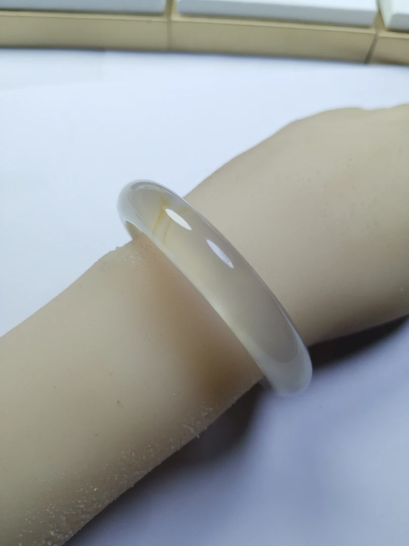 21号新1—53-54圈口-，天然正品-高冰透-玛瑙玉髓高贵款