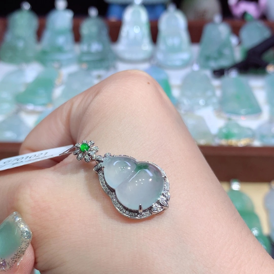 翡翠18K金镶嵌吊坠(不含链)天然缅甸A货翡翠揭阳工葫芦