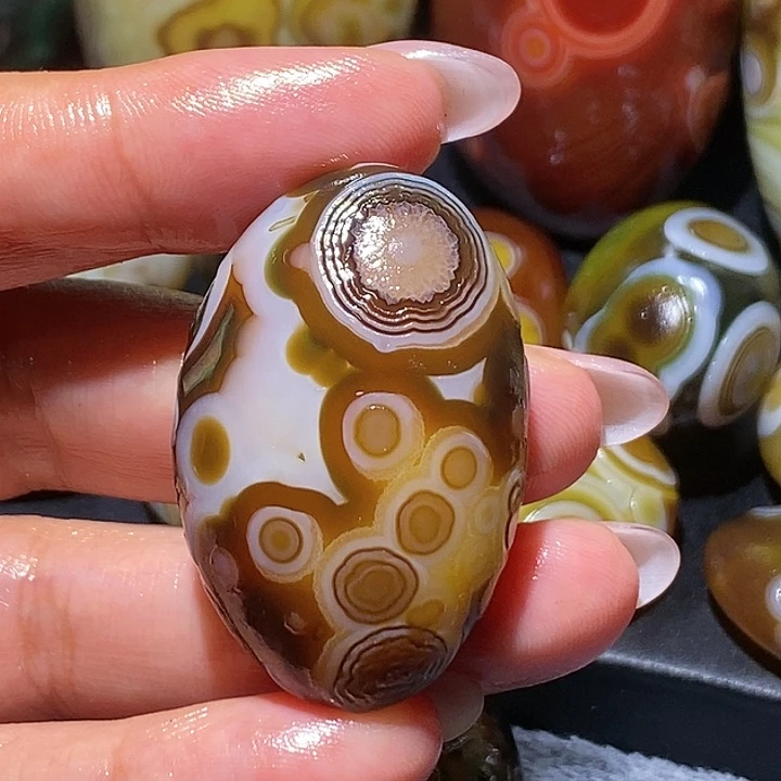 玛瑙/玉髓未镶嵌珠宝奇石33