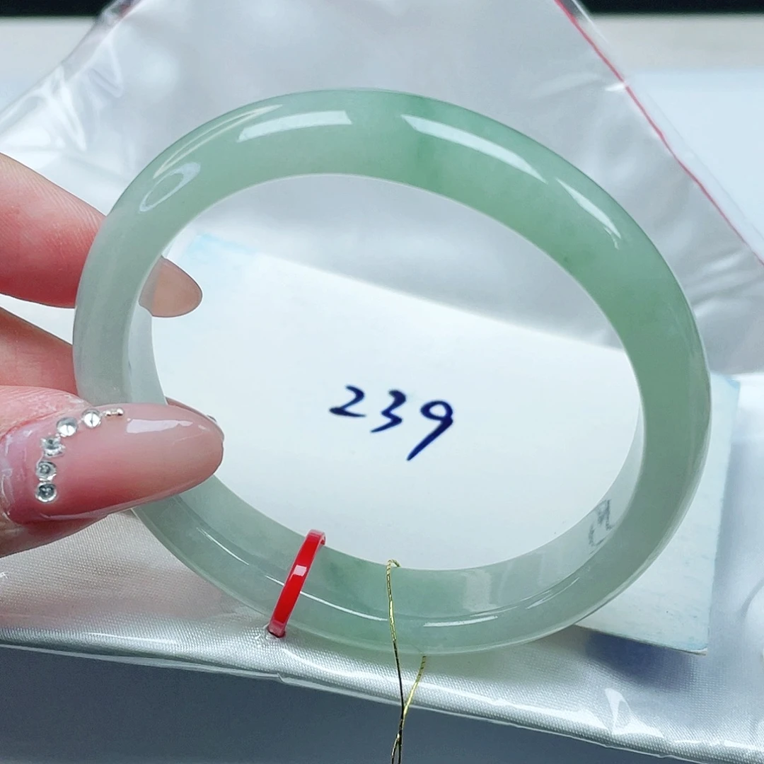 翡翠未镶嵌手镯（贵妃镯）54-55圈口