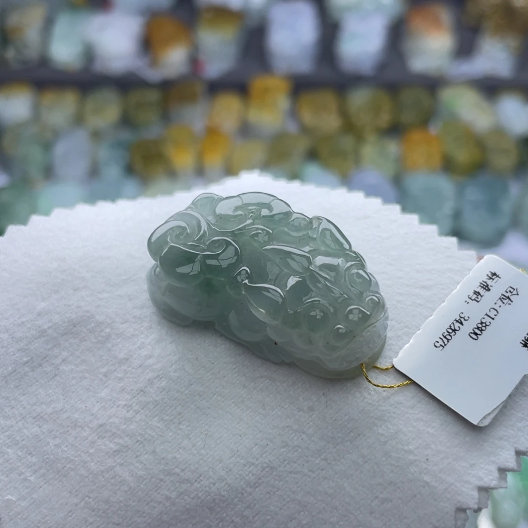 翡翠未镶嵌颈饰貔貅30