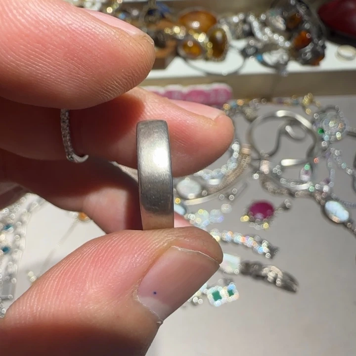 钱***限瓷片吊坠等多种形式进行