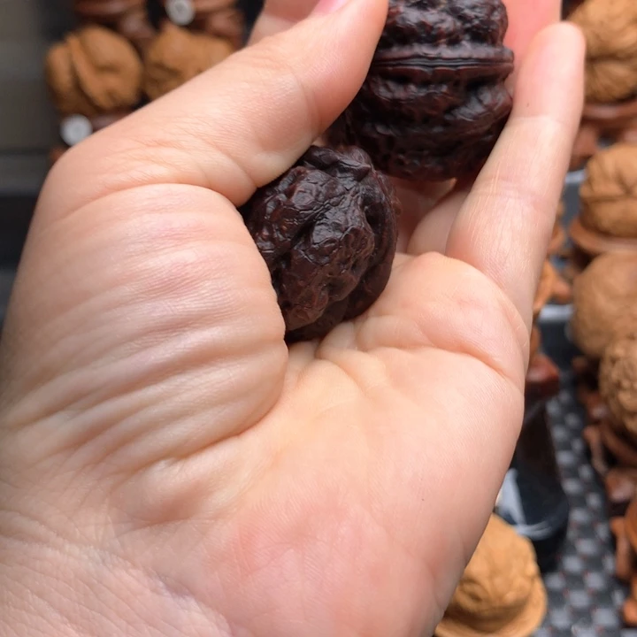 文玩核桃吊坠8山羊龙脊