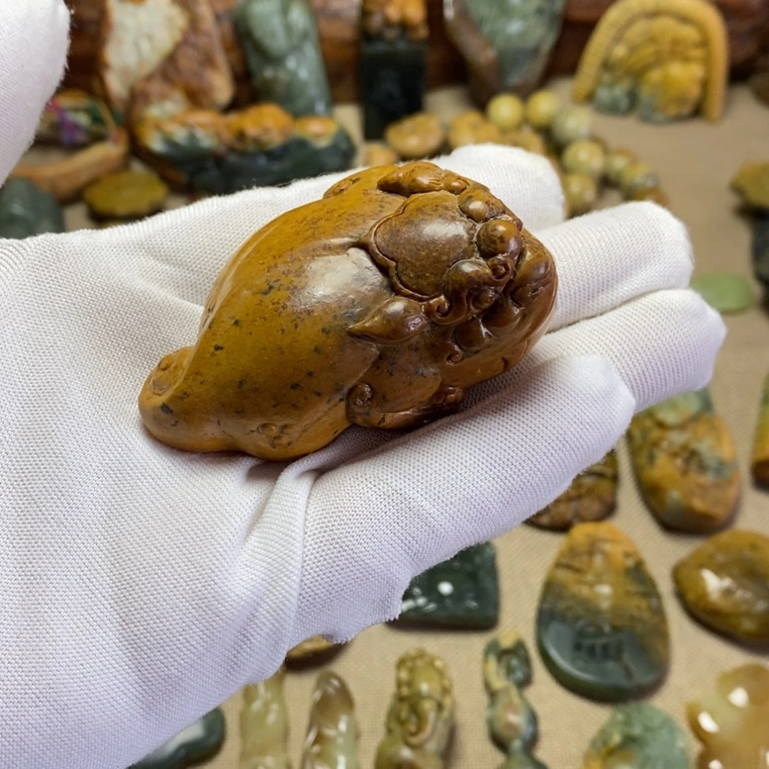 未镶嵌岫岩河磨玉（透闪石质玉）把件公***贝