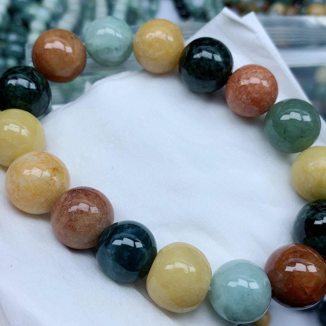 翡翠颈饰未镶嵌手串