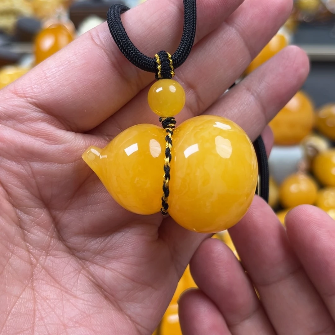 蜜蜡未镶嵌珠宝奇石