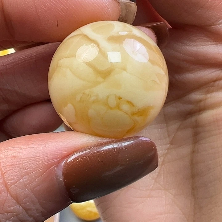 蜜蜡未镶嵌珠宝奇石
