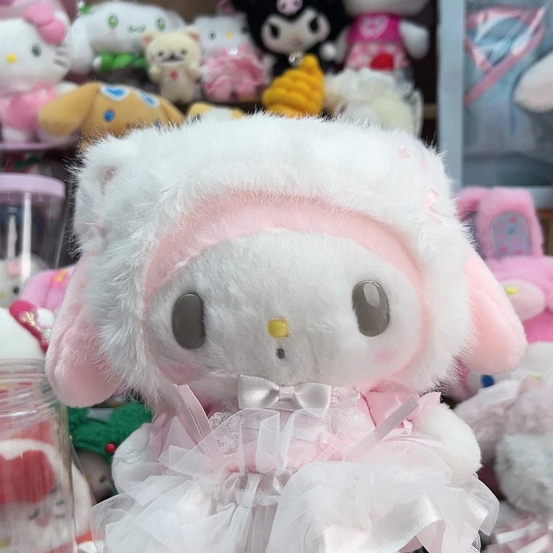 毛绒白猫美乐蒂公仔