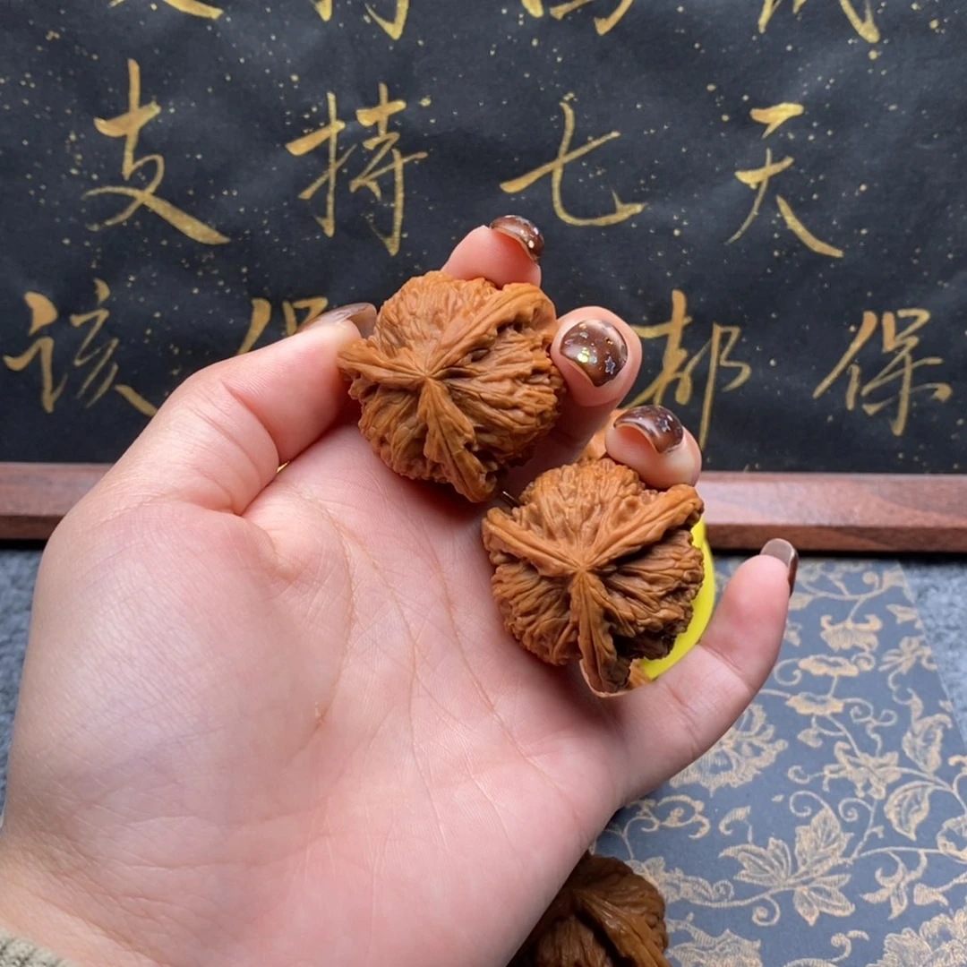 吊坠文玩核桃阿****?白狮子