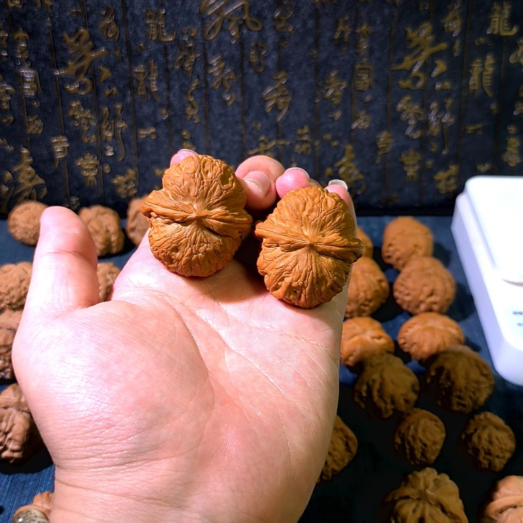 文玩核桃吊坠去****德元宝