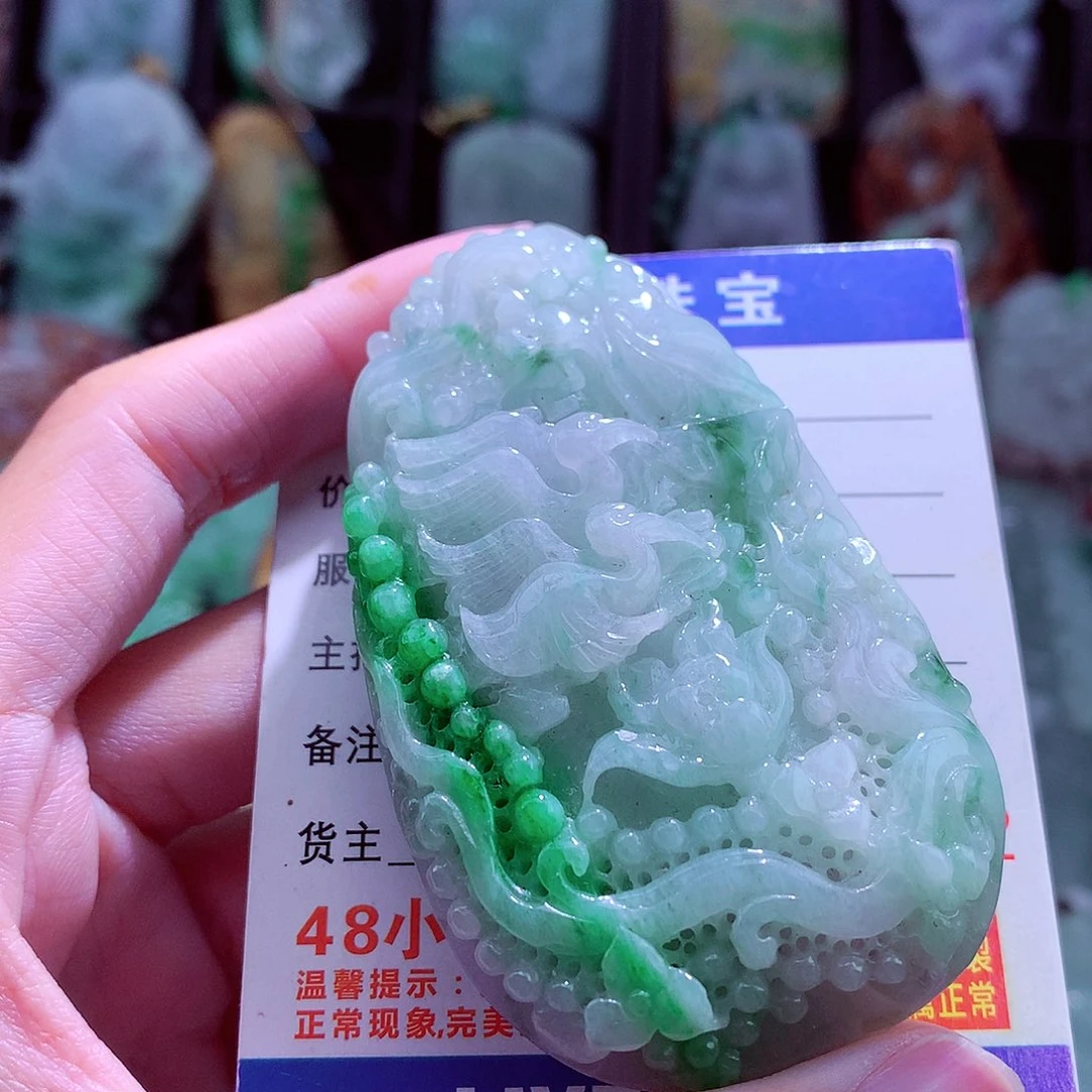 颈饰未镶嵌翡翠天然