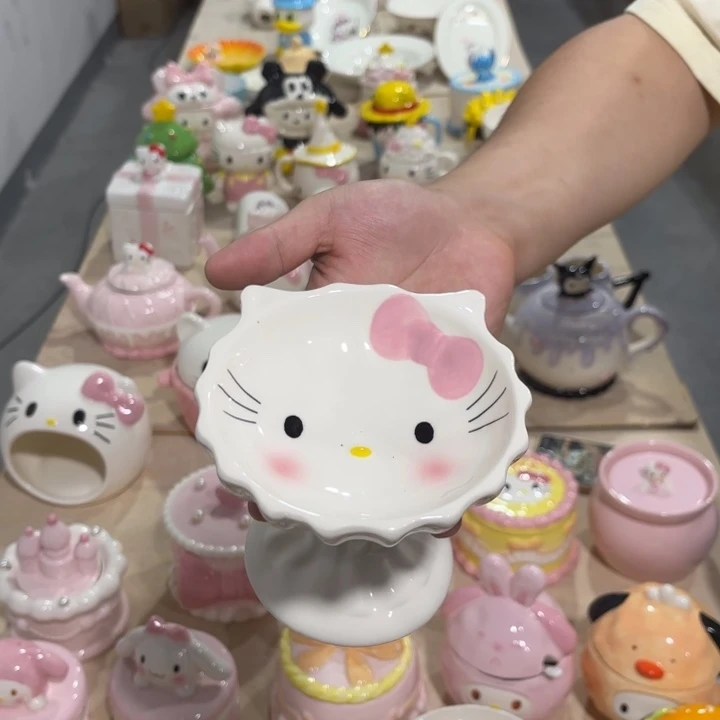 瓷片我在外面吃饭了哈哈哈