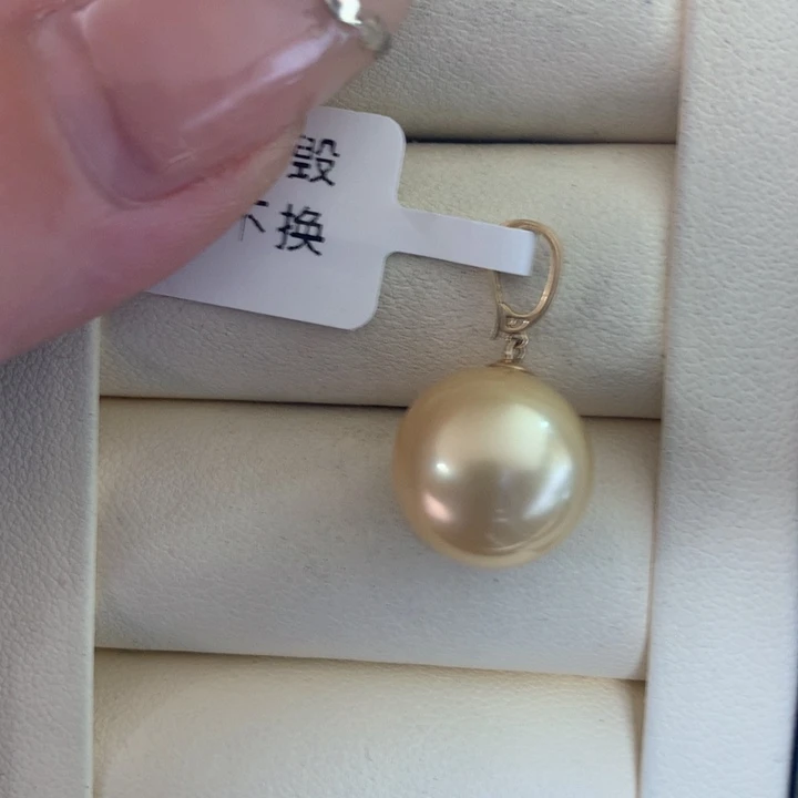 颈饰18K金镶嵌海水珍珠