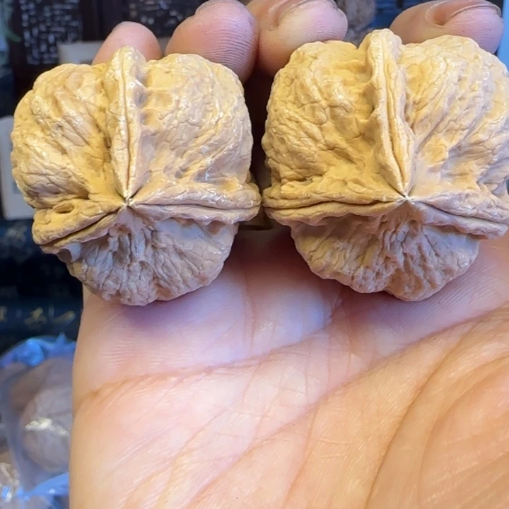 吊坠文玩核桃30有沙眼不退不换