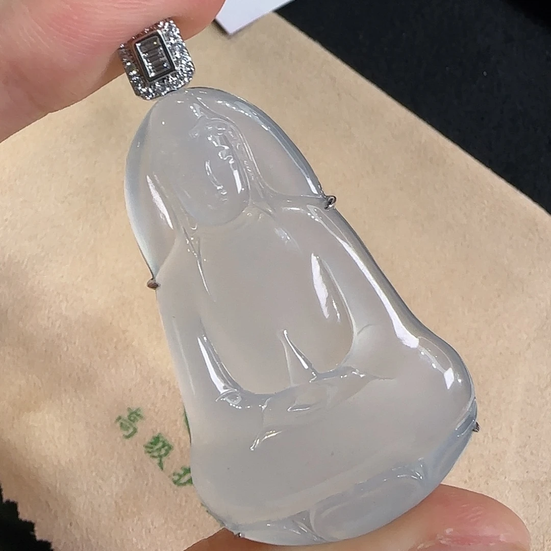 颈饰18K金镶嵌翡翠天然翡翠