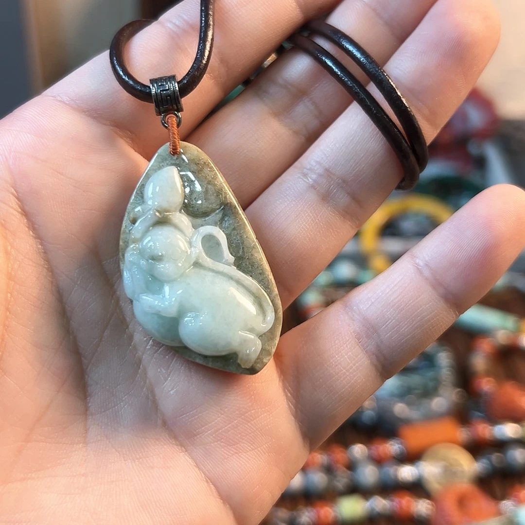 翡翠颈饰未镶嵌吊坠