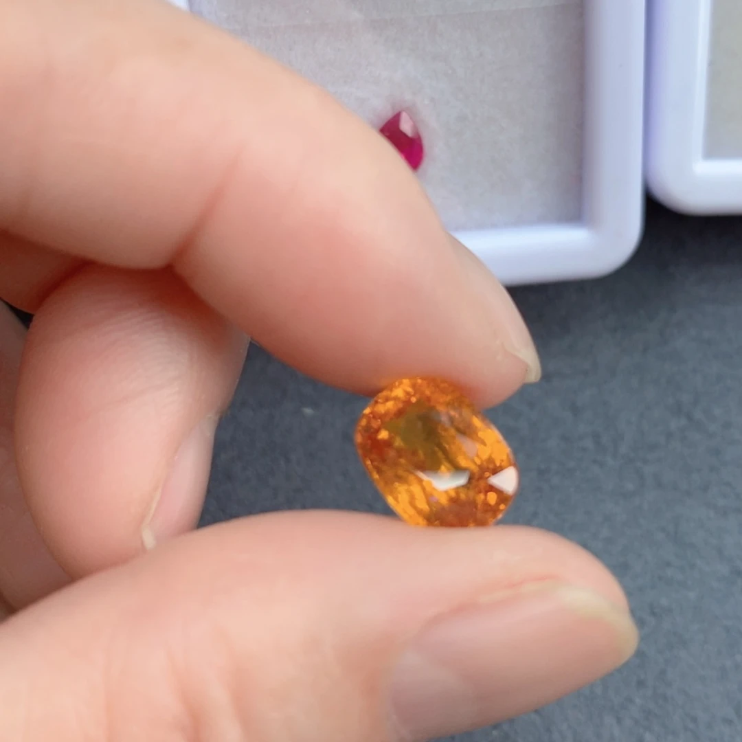 石榴石（芬达石）5.21克拉裸石未镶嵌开****罗