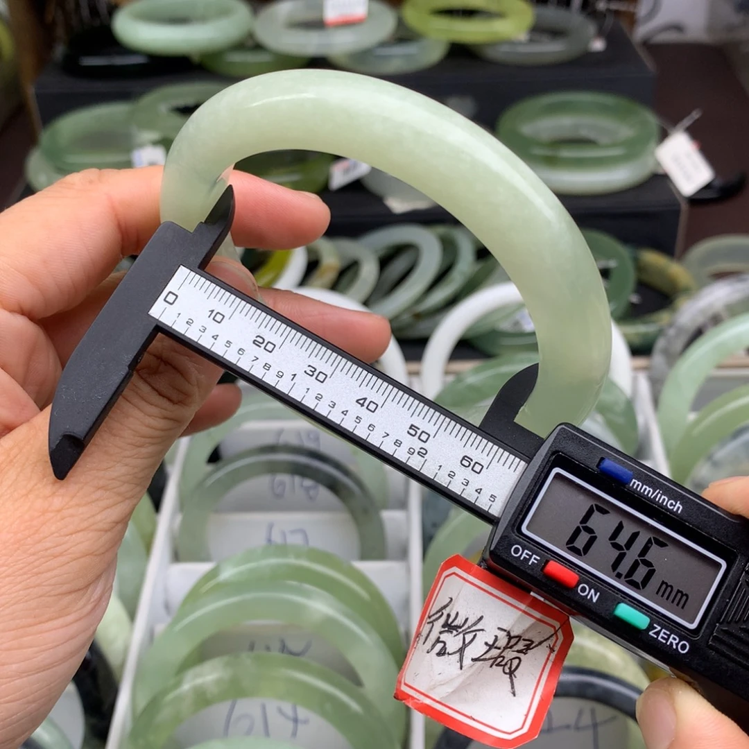 蛇纹石玉未镶嵌手镯616