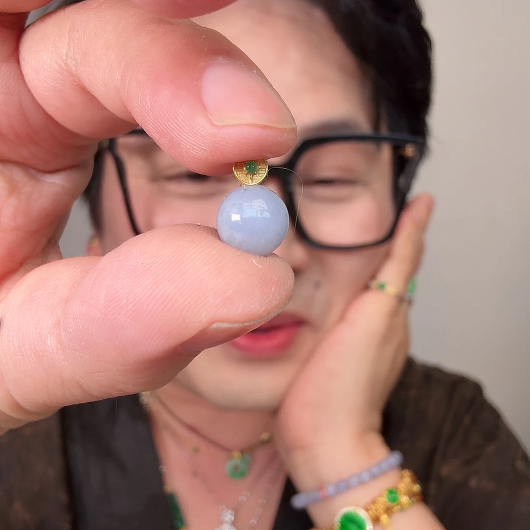 翡翠18K金镶嵌颈饰一件