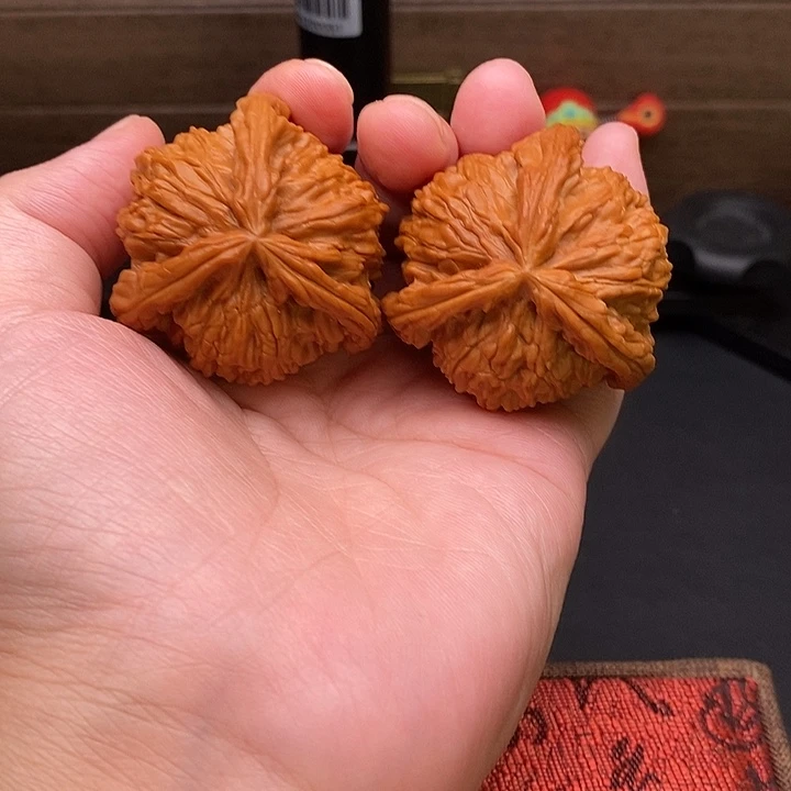 暴***哥把件文玩核桃白奔