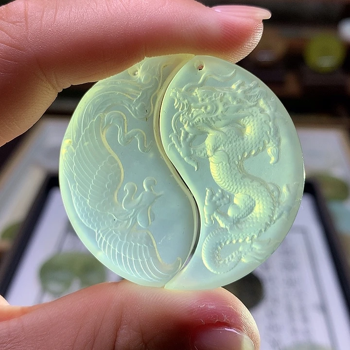 未镶嵌蛇纹石玉颈饰