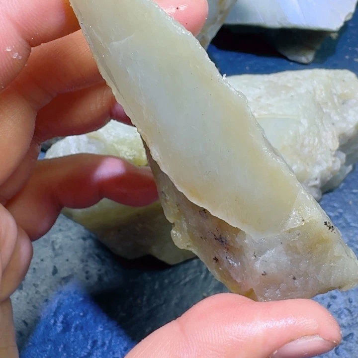 和田玉未镶嵌珠宝半成品