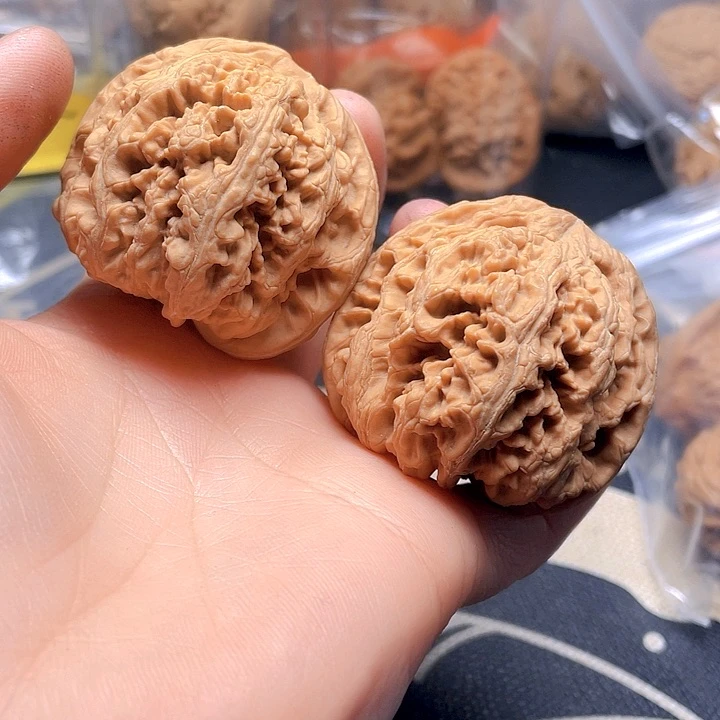 文玩核桃吊坠平谷粗筋