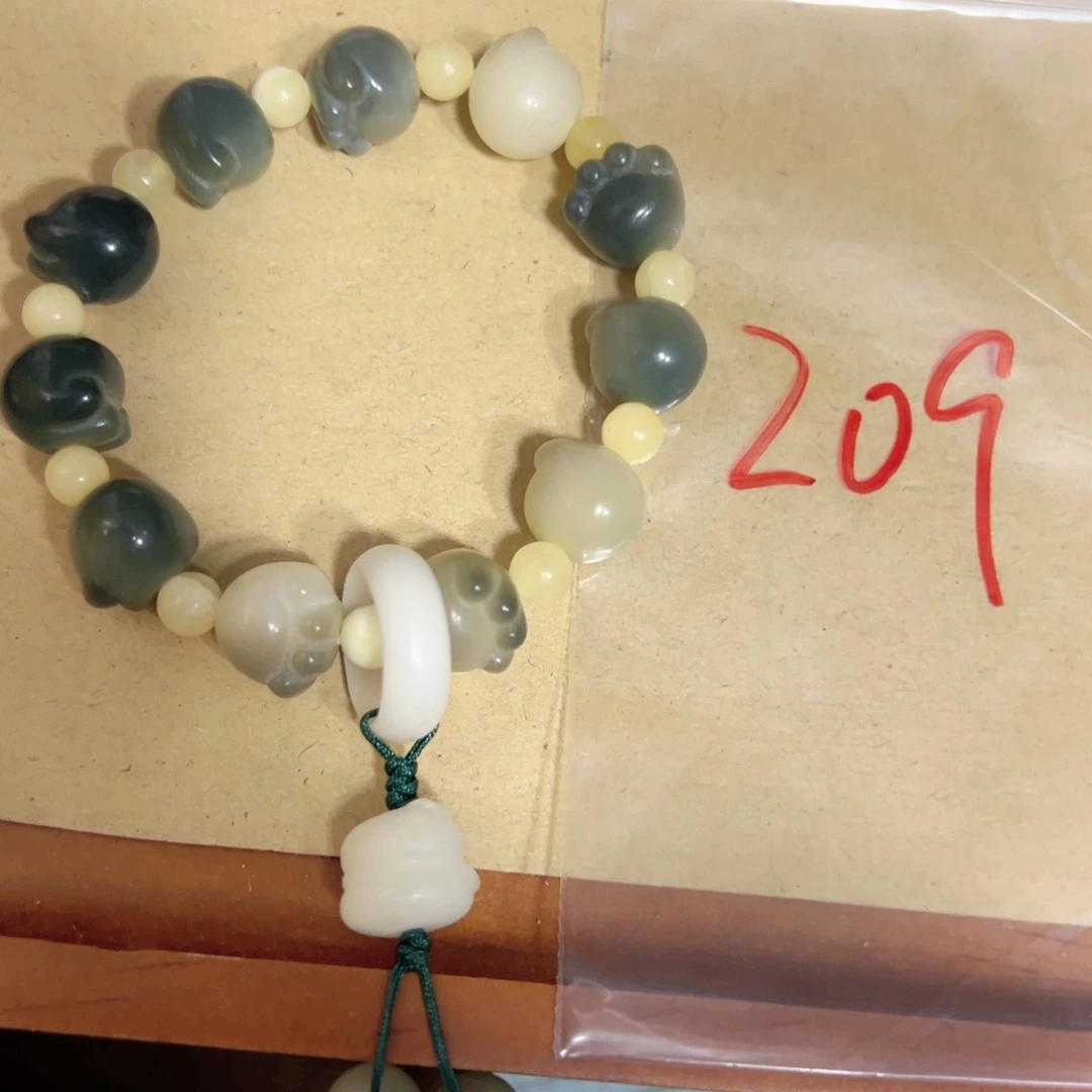 昭***昭209 绿色猫爪手串