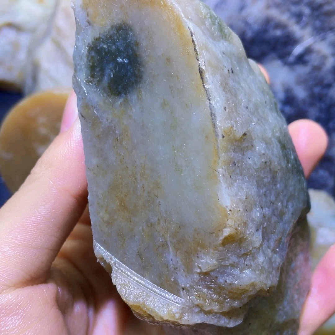 和田玉未镶嵌珠宝半成品