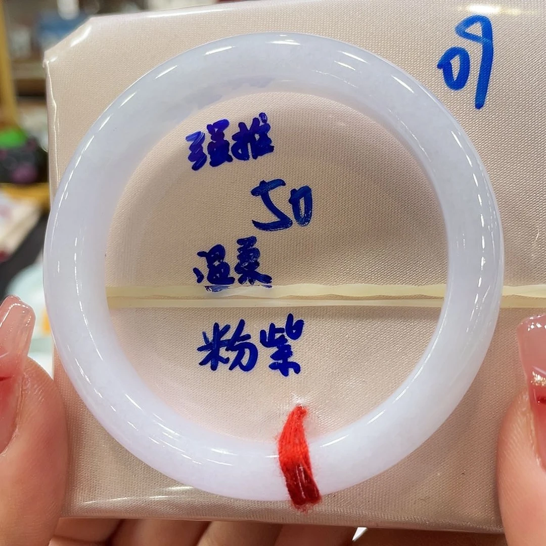 翡翠手镯未镶嵌翡翠手镯