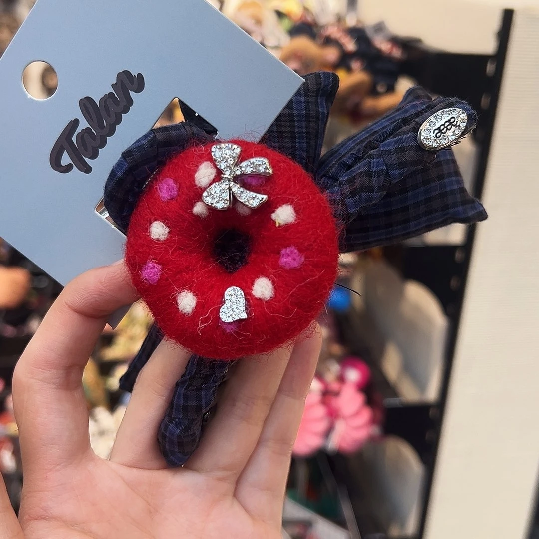 布艺非金属红色甜甜圈大抓夹