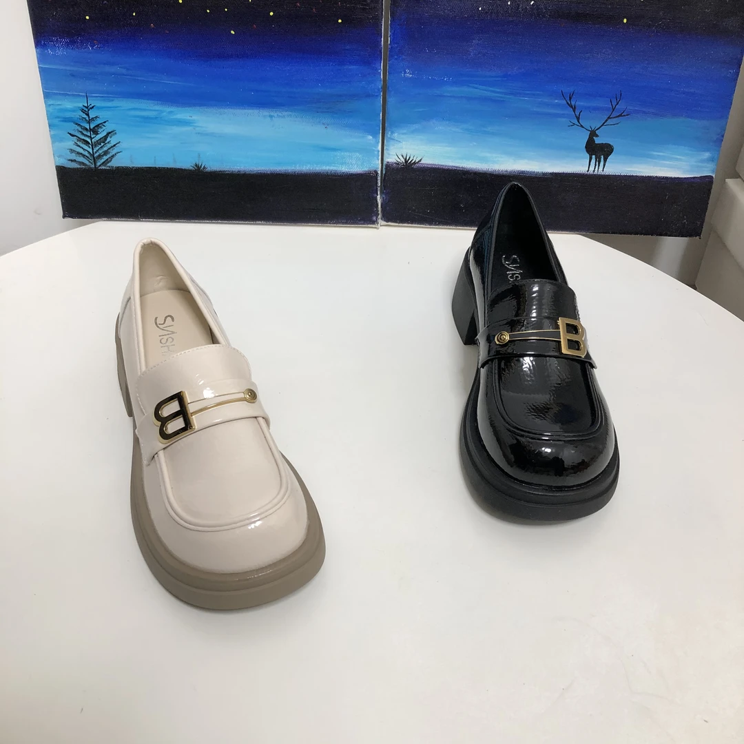 2025新款时尚百搭漆皮乐福鞋2205