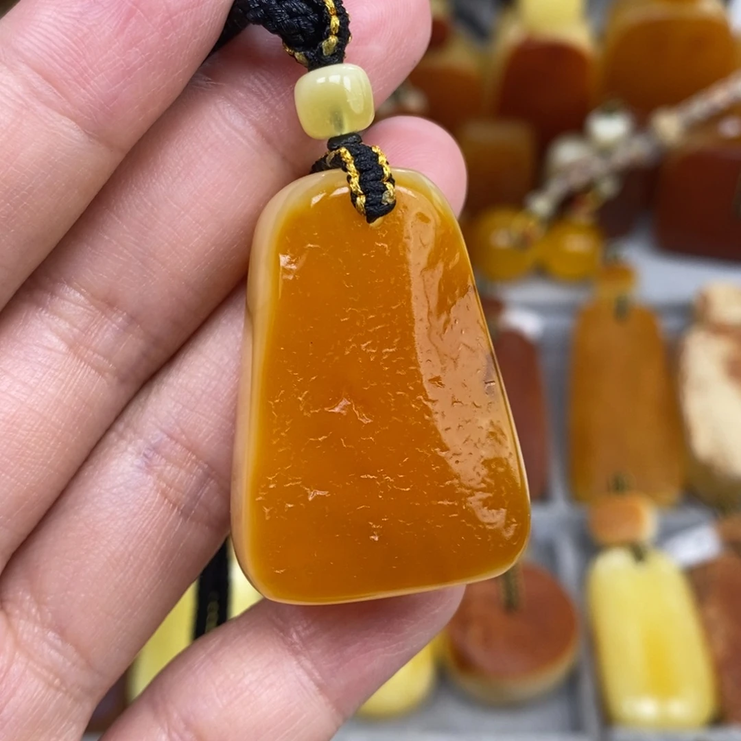 蜜蜡未镶嵌珠宝奇石