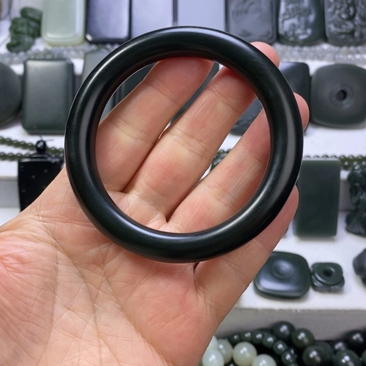 和田玉未镶嵌珠宝奇石