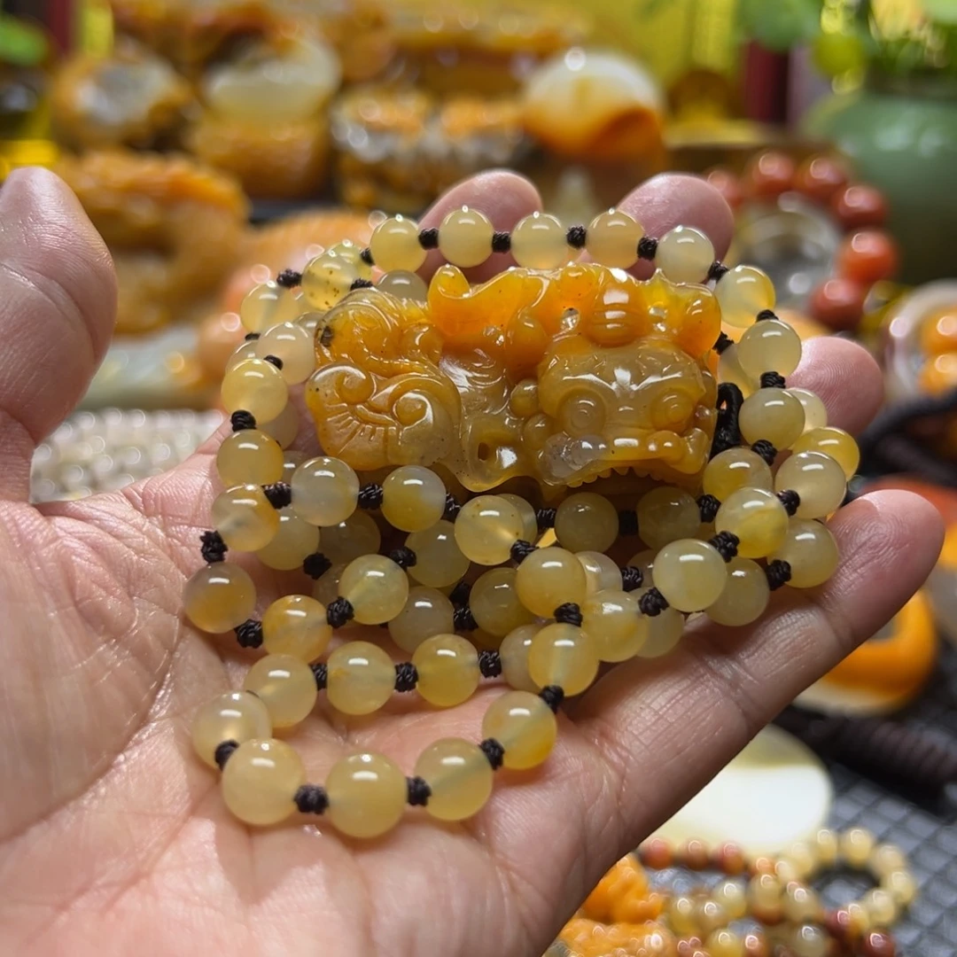 石英质玉未镶嵌颈饰