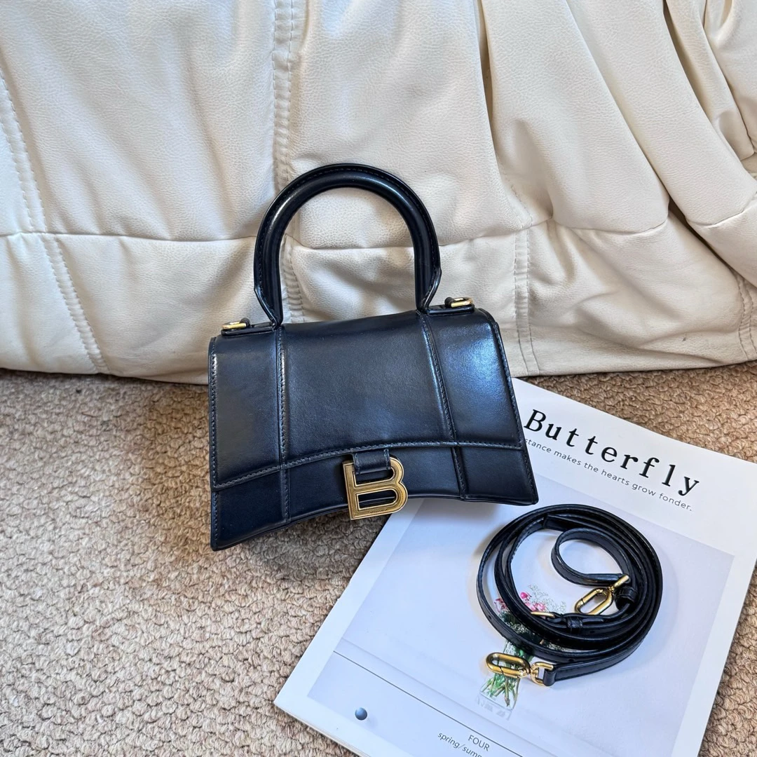 95新 Balenciaga/巴黎世家 黑金 亮面牛皮 沙漏包 xs码/685348782