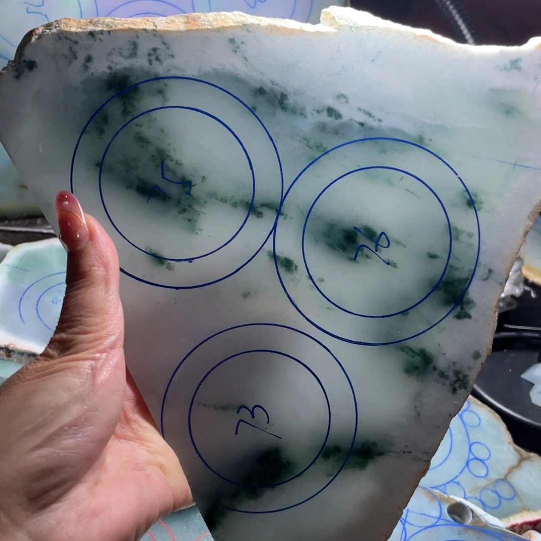 定制翡翠未镶嵌翡翠手镯