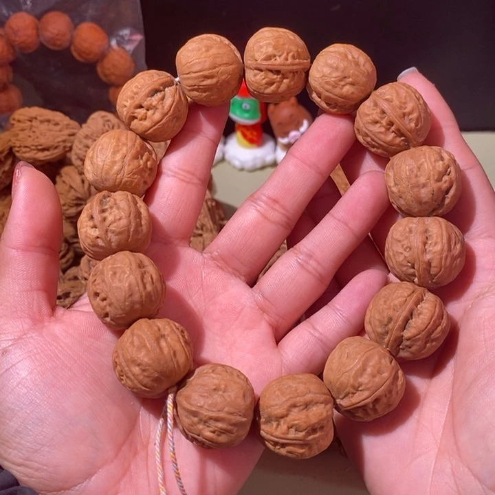 文玩核桃手串……50