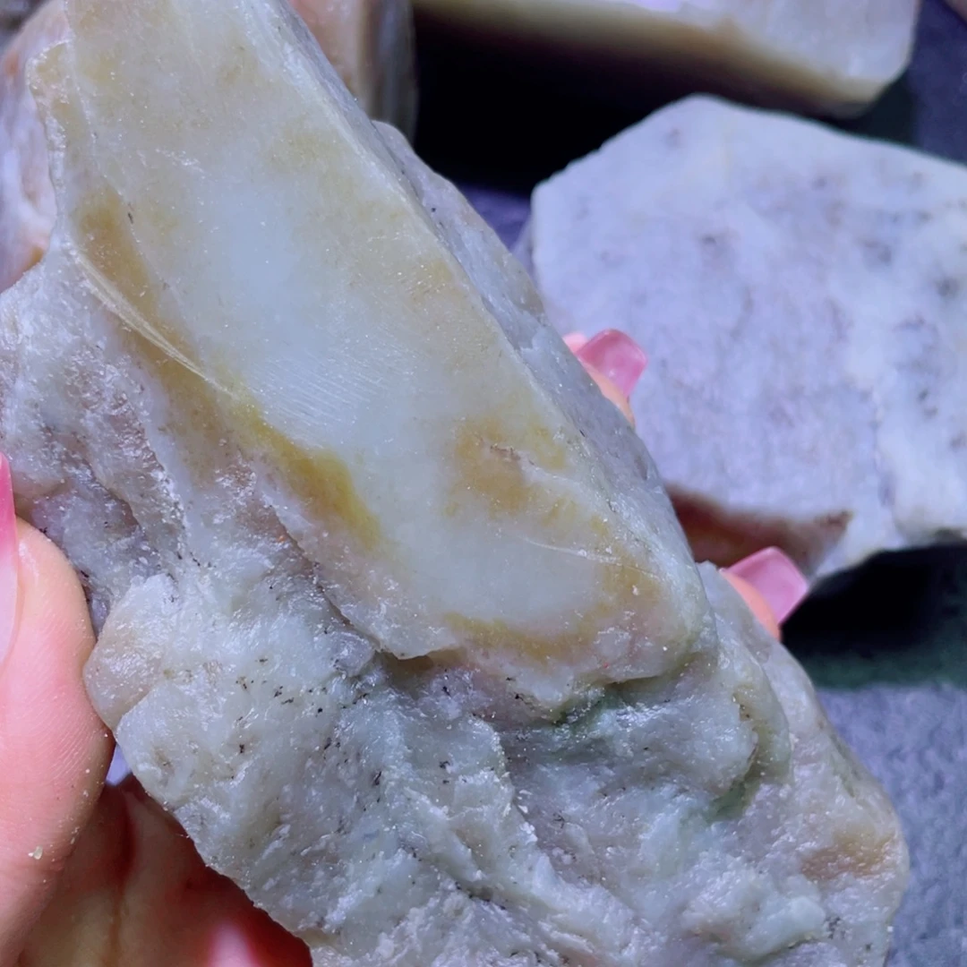 和田玉未镶嵌珠宝半成品