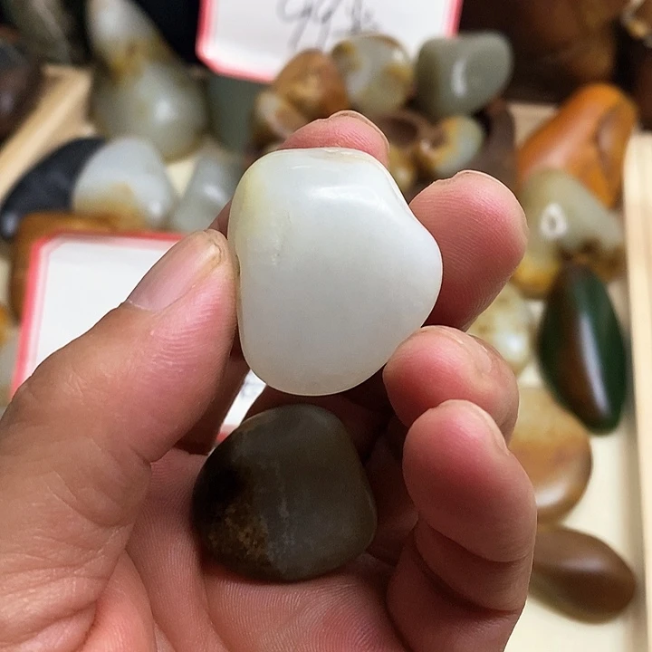 和田玉（糖玉）未镶嵌颈饰