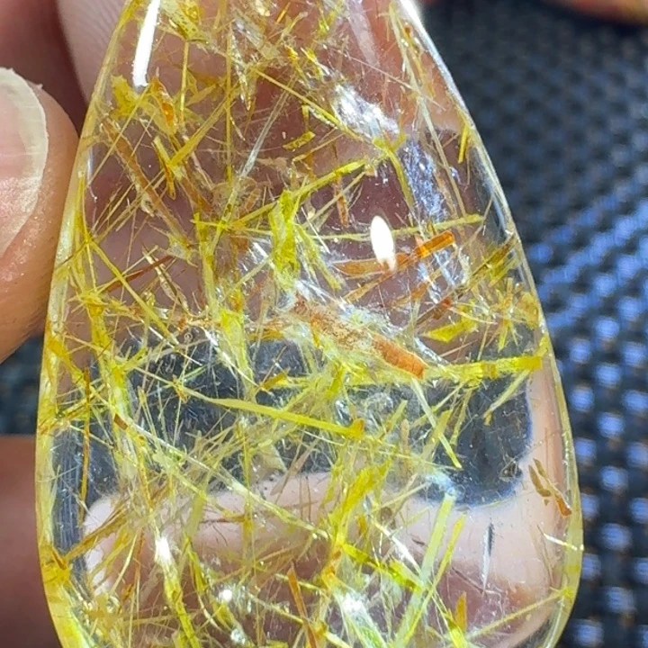 水晶颈饰未镶嵌璞**约