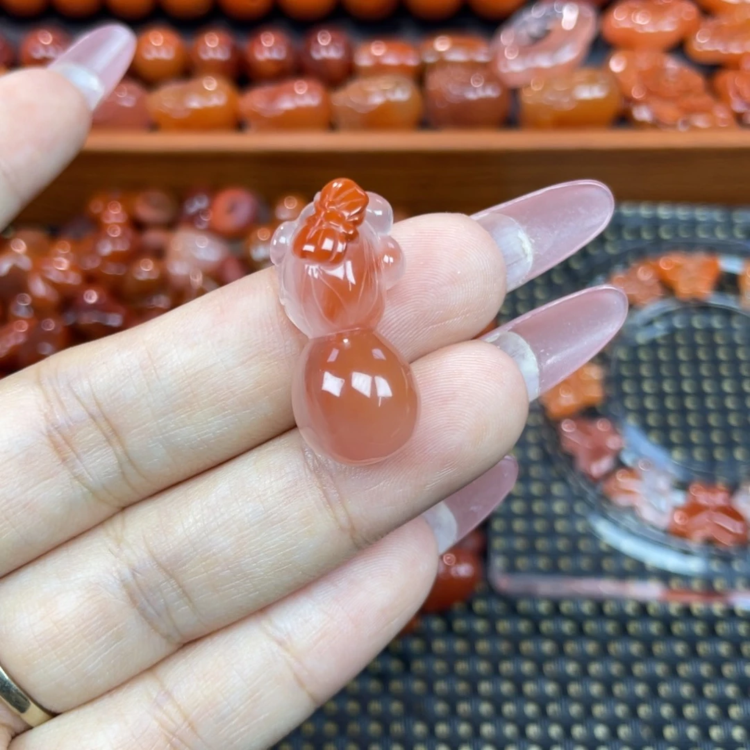 南红玛瑙未镶嵌颈饰葫芦