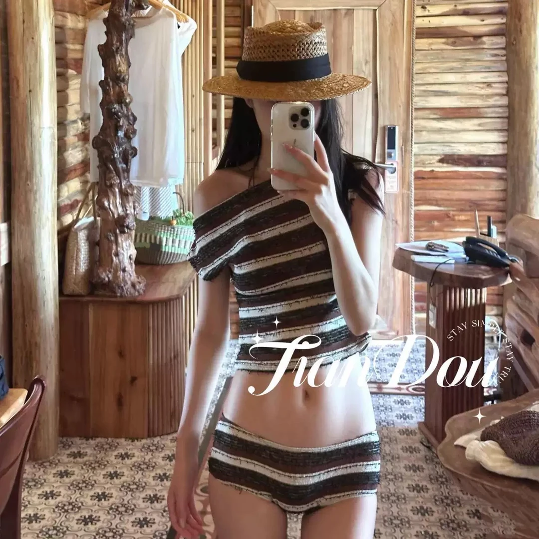 【香榭大道】复古条纹高级感设计感针织泳衣比基尼四件套性感辣妹